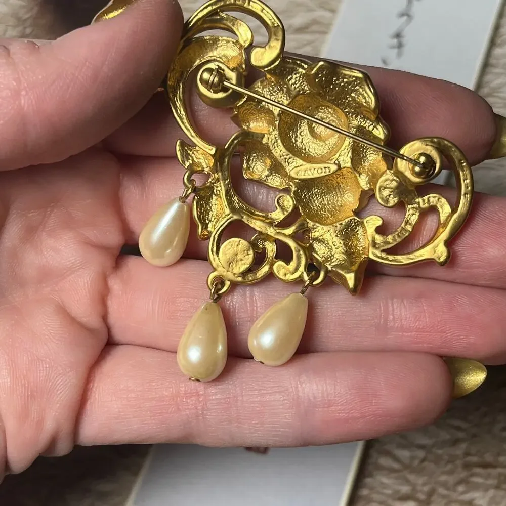 Vintage AVON Gold Tone Rose and Pearl Dangle Brooch